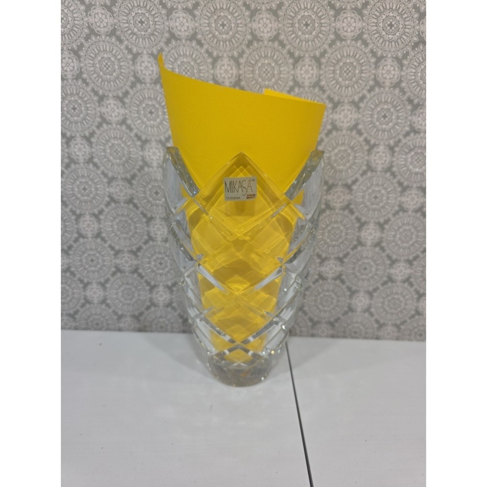 Mikasa Slovenia Crystal Vase Diamond Cut Design Elegant Home Decor‎ Crescendo 8"